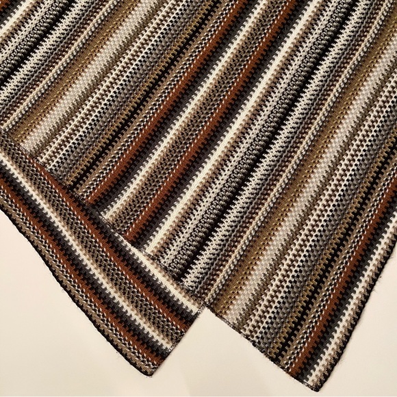 Big Buddha Women's 100% Acrylic Brown Gray Black White Stripe Shawl Poncho OS - Picture 9 of 15